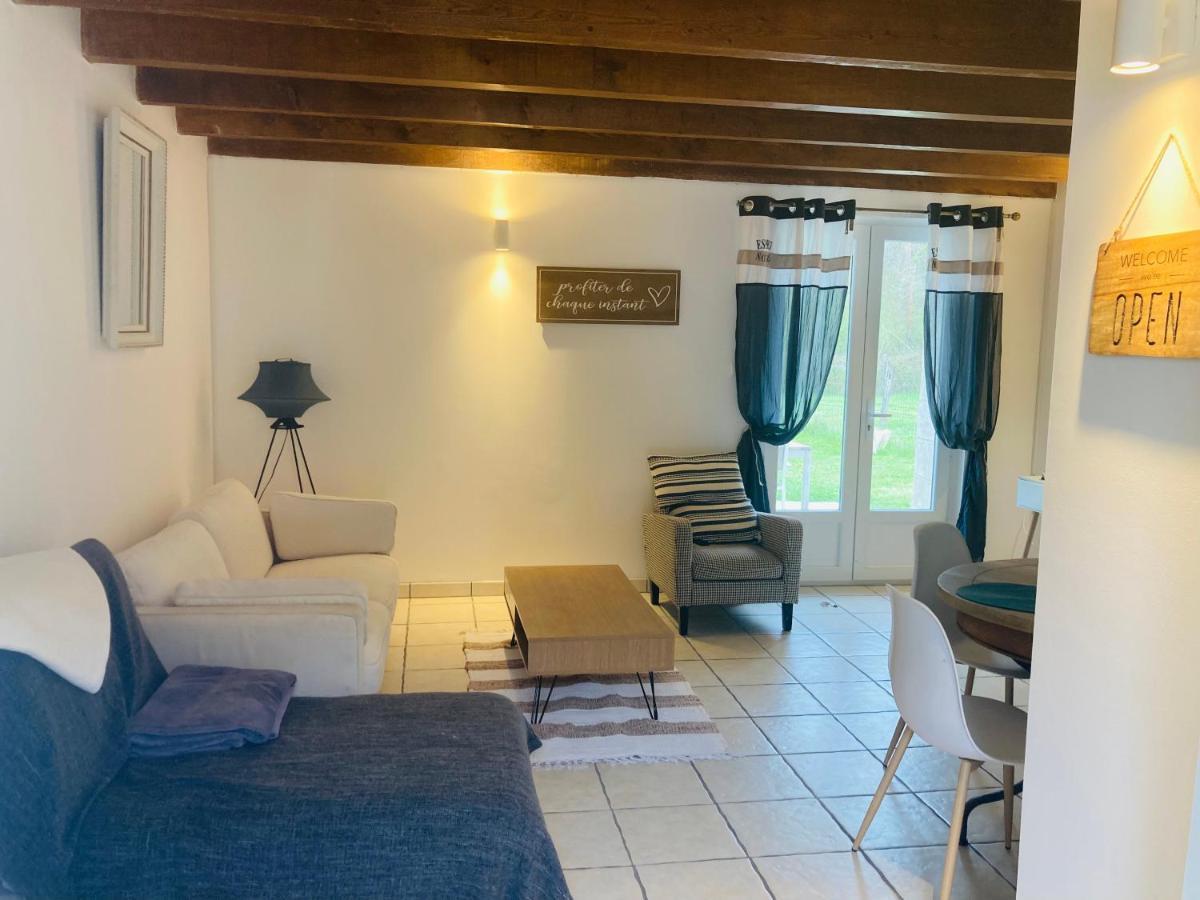 Petite Maison A La Campagne Saint-Germain-des-Fosses Экстерьер фото