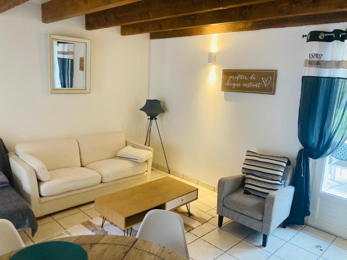 Petite Maison A La Campagne Saint-Germain-des-Fosses Экстерьер фото