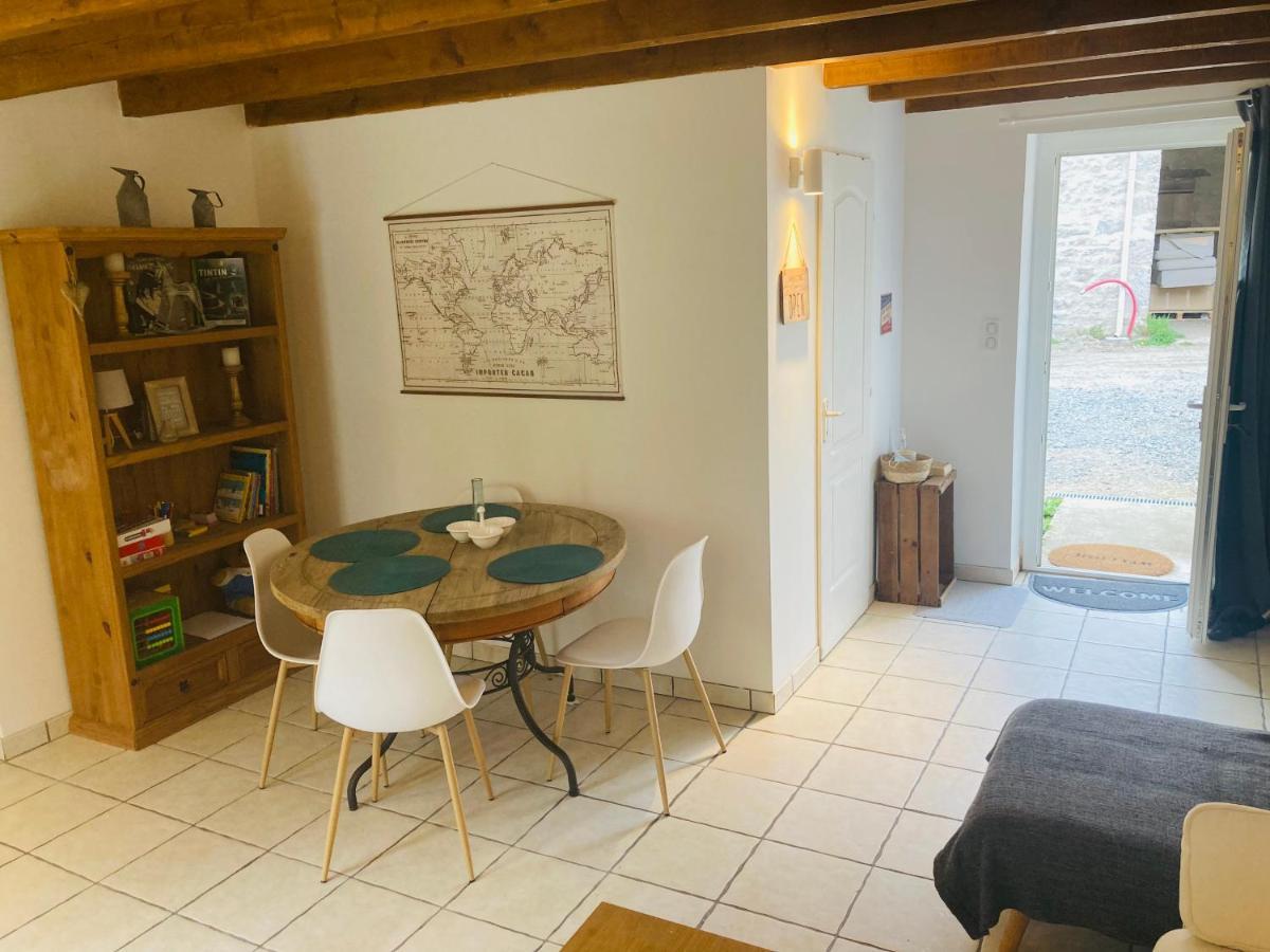 Petite Maison A La Campagne Saint-Germain-des-Fosses Экстерьер фото